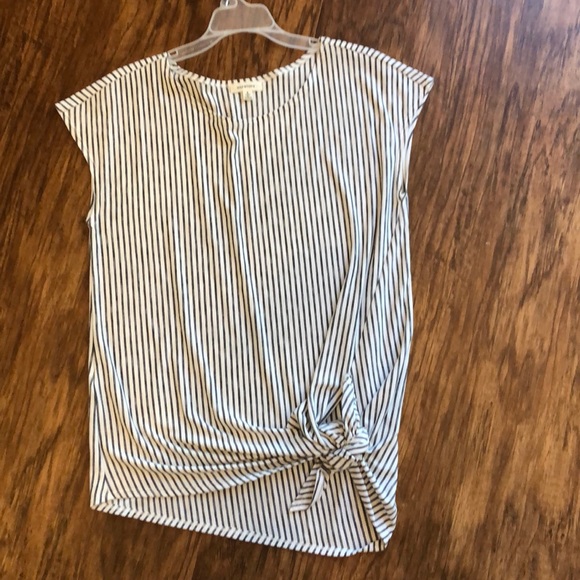 Tops - Max Studio stripped front tie T